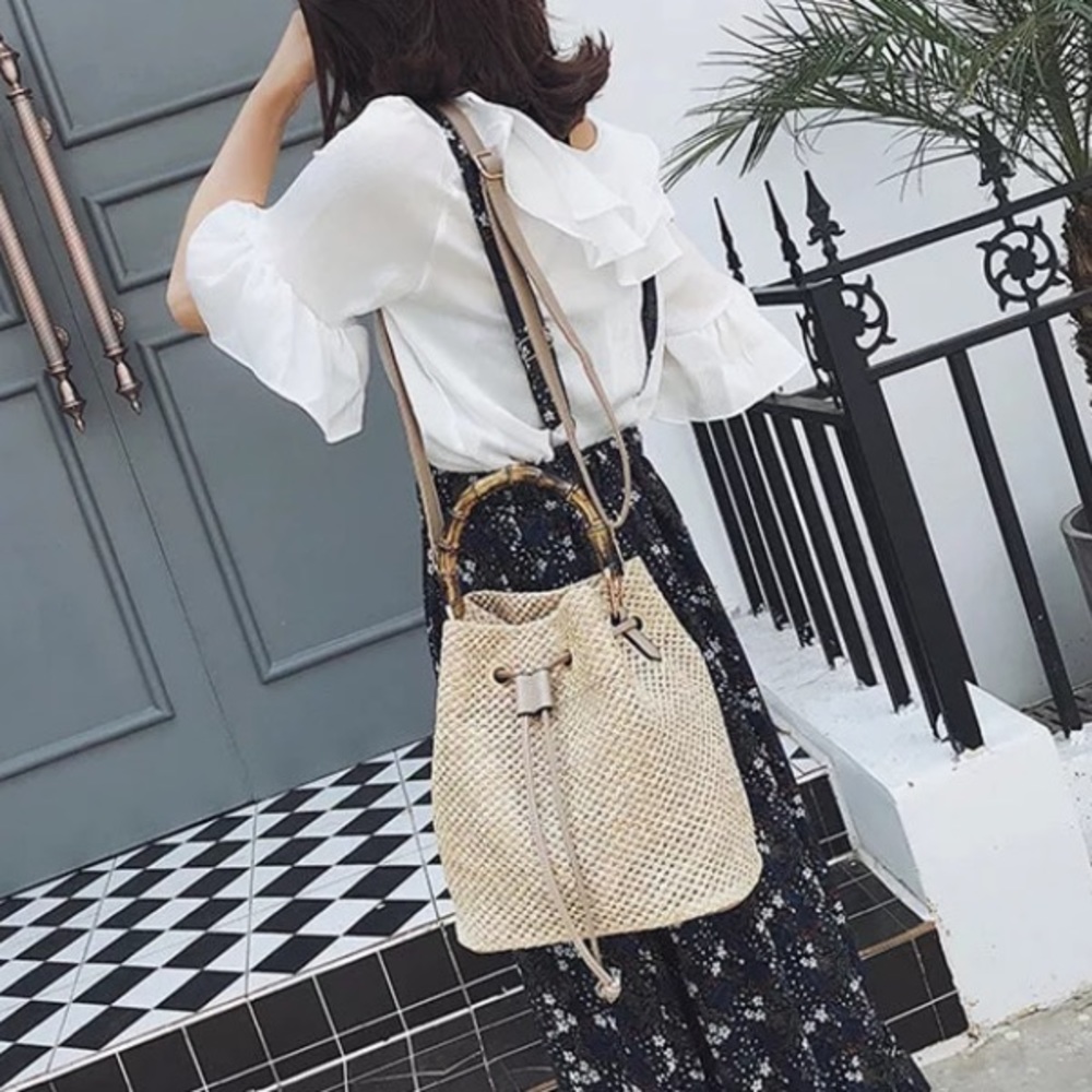 ๐๐ TULUM Bamboo Handle Straw Bucket Bag - Picture 6 of 8